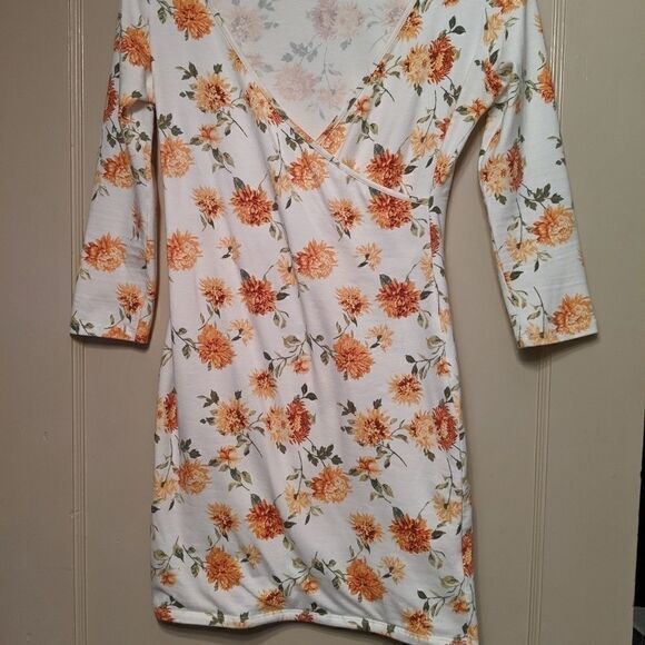 Forever 21 Dress Flowered Medium - Picture 1 of 4